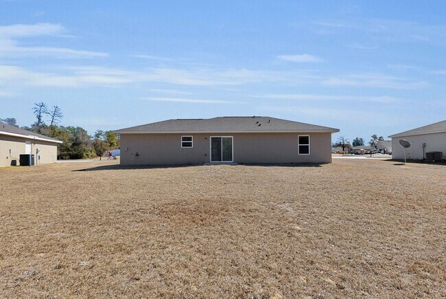 Building Photo - 3/2 Rental South of Ocala!