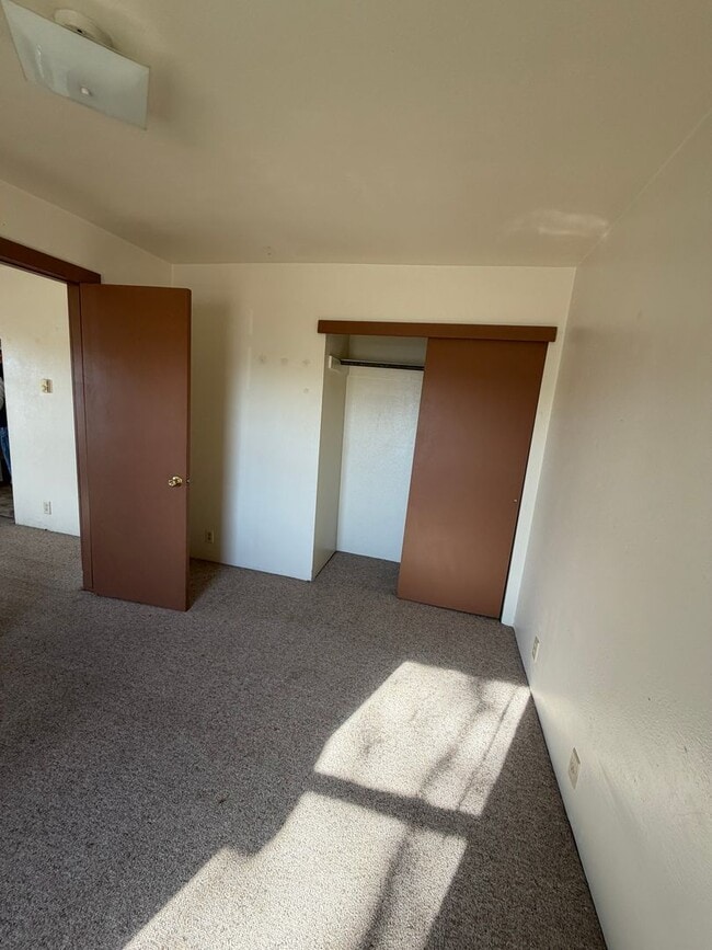 Building Photo - CS- 700 N Duplex