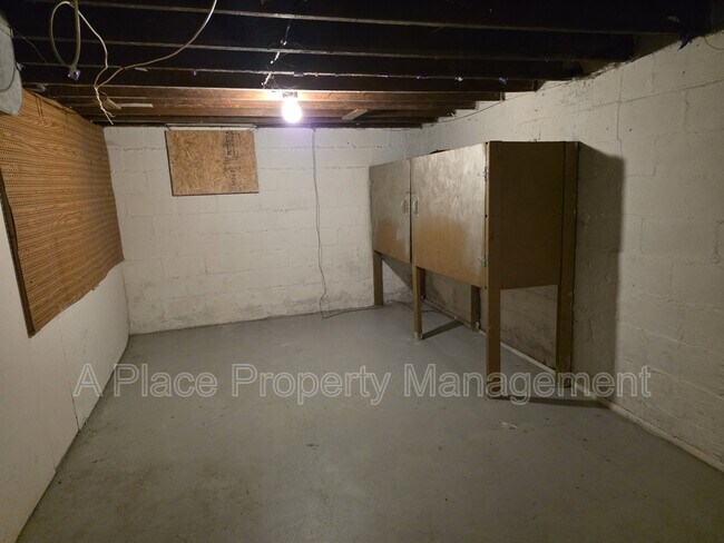 Building Photo - 338 La Motte Ln