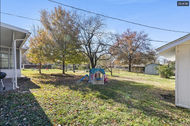 Building Photo - 3 Bedroom 2 Bathroom Springfield, MO