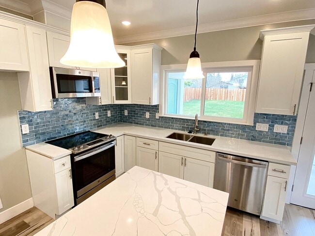 Building Photo - Beautiful and Spacious recently Constructe...