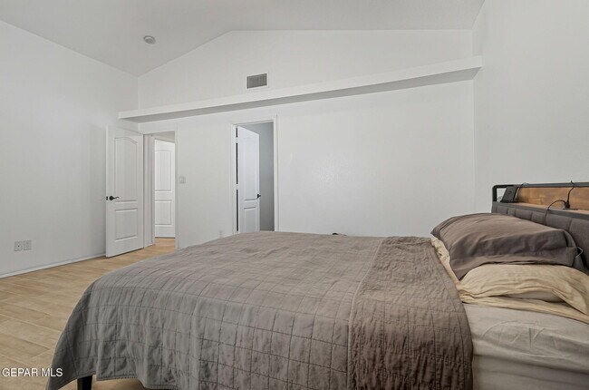 Building Photo - 11853 Auburn Sands Dr