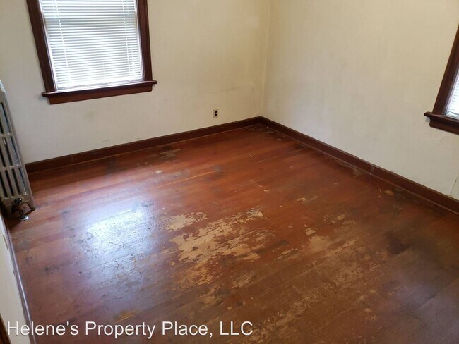 Building Photo - 440 NE Maiden Ln