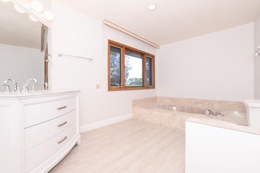 Building Photo - 3001 Conifer Dr