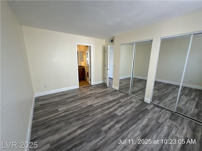 Building Photo - Updated First-Floor Unit | Granite Counter...