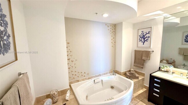 Building Photo - 18201 Collins Ave