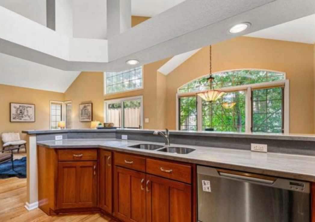 Shared Kitchen - 1545 Lodge Ln