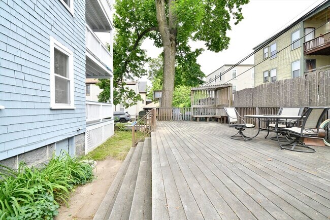 Building Photo - 21 Shafter St