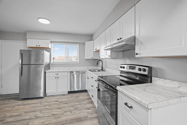 Building Photo - Beautifully remodeled 3BR in Gresham. 1/2 off first months rent!