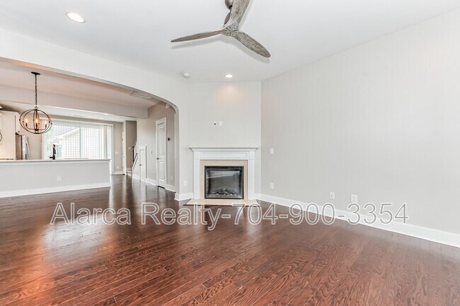Building Photo - 3246 Moss Ln
