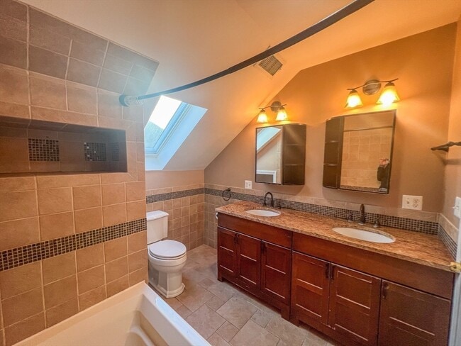 Building Photo - 267 Beech St