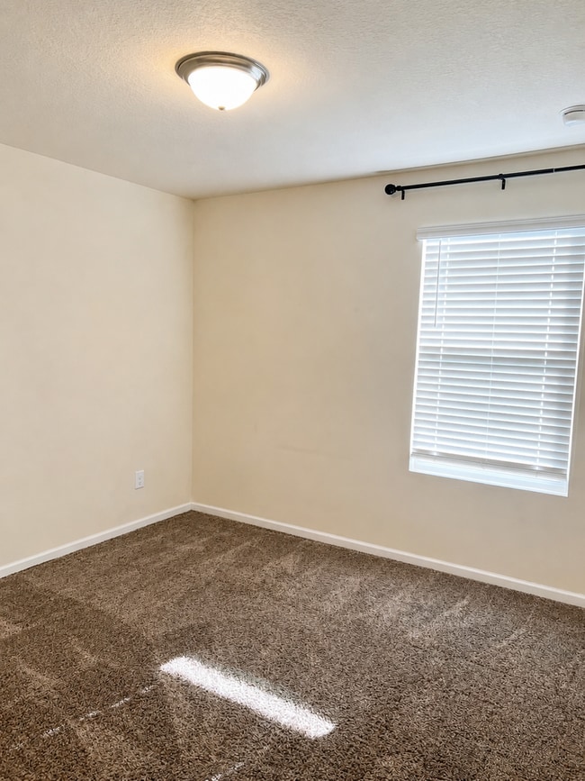 Building Photo - 228 Brooklet Cir