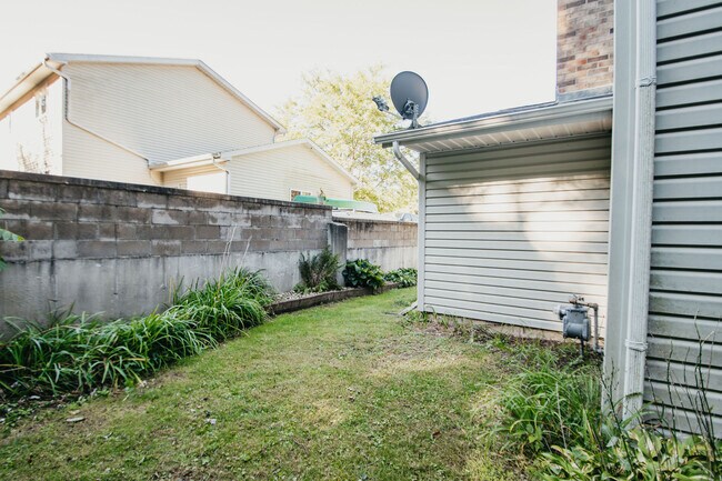 Building Photo - 3052 Acker St