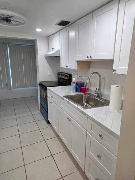 Building Photo - 1 Abbey Ln