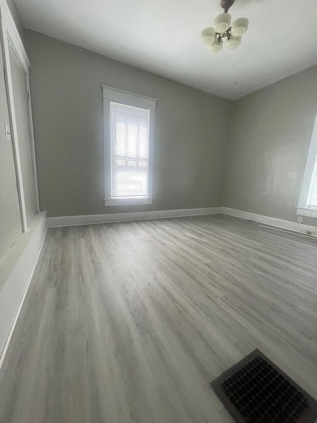 Building Photo - ***Relax, Entertain, and Feel at Home on W Jackson Street***
