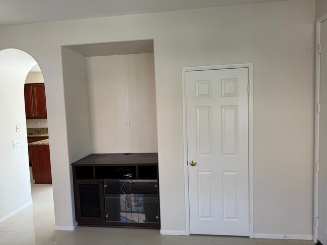 Building Photo - 915 Mira Lago Way