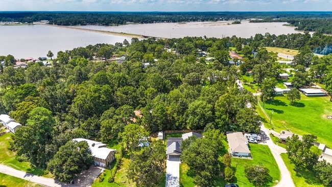 Building Photo - 128 Schooner