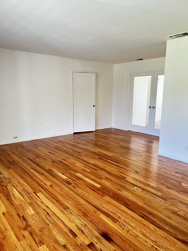 view toward glass french doors (between Living Room & Family Room) - 3731 San Ysidro Way