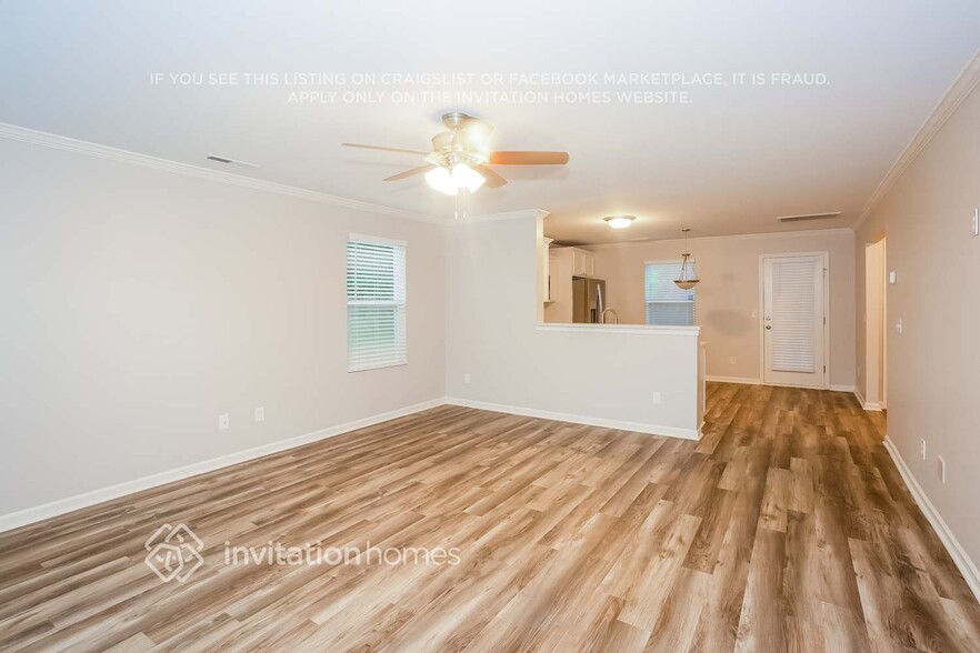 Building Photo - 4186 Broadstairs Dr SW