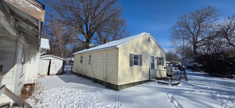Building Photo - 928 W Waggoner St