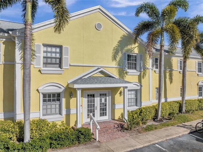 Building Photo - 4728 Beach Dr SE