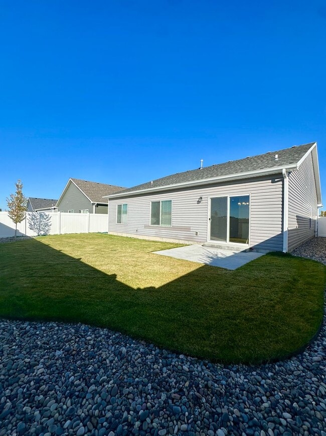 Building Photo - Beautiful Summerfield Home for RENT!!