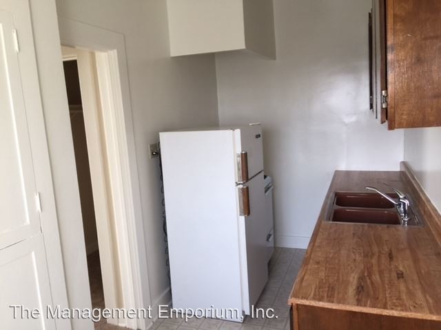 Building Photo - 2057 Dracena Dr
