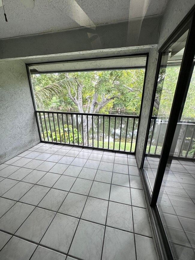 Building Photo - 306 Harbour Pointe Way