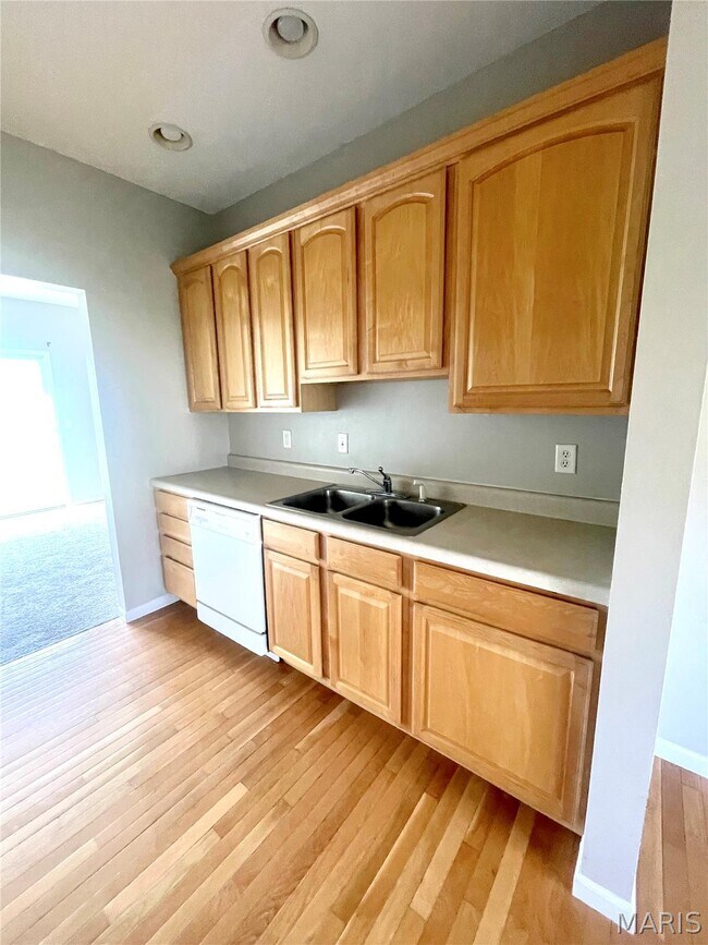 Building Photo - 764 Granite Dr