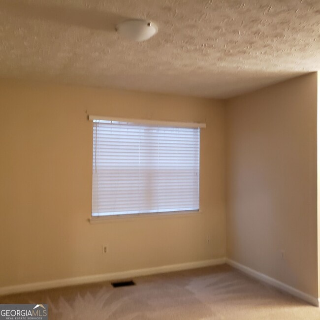 Building Photo - 5871 N Castlegate Dr