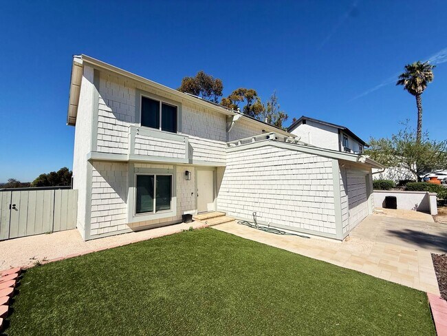 Building Photo - Stunningly Upgraded 3 Bed/2.5 Bath Home