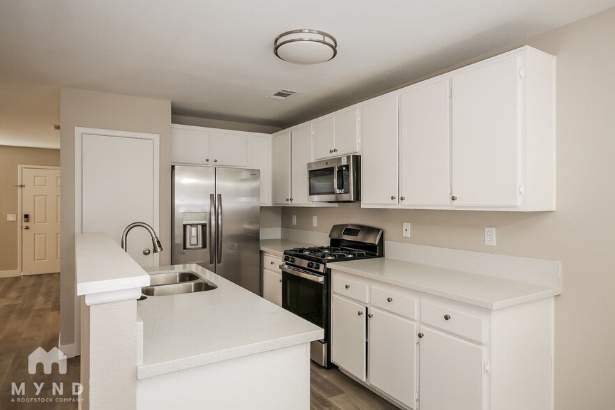 Building Photo - 2704 Exulted Valley Ave