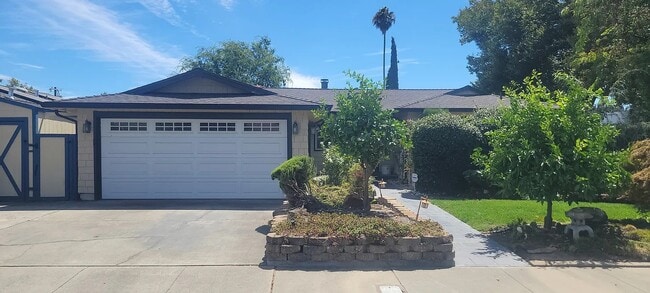 Building Photo - 4120 Cristobal Way