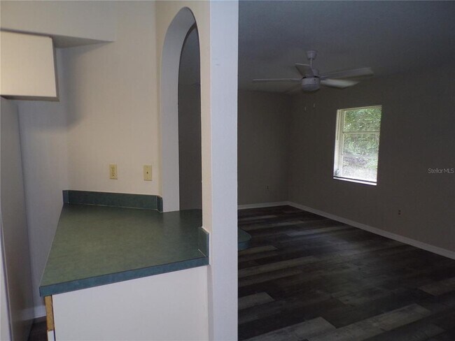 Building Photo - 1088 Melville Rd