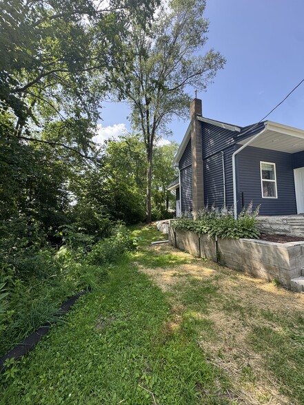 Building Photo - 557 West St