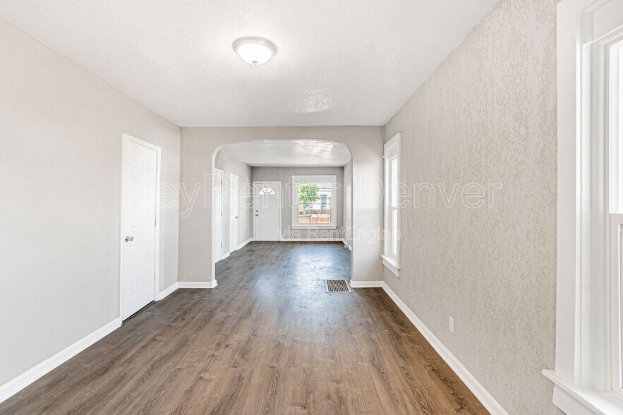 Building Photo - 4768 Vine St