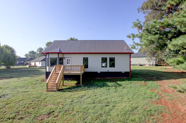 Building Photo - 112 Ted's Trail