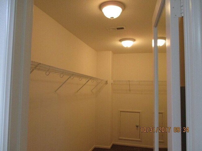 Building Photo - 35736 Emily Ave