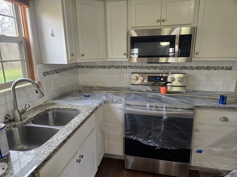 Building Photo - 5853 Honors Ct