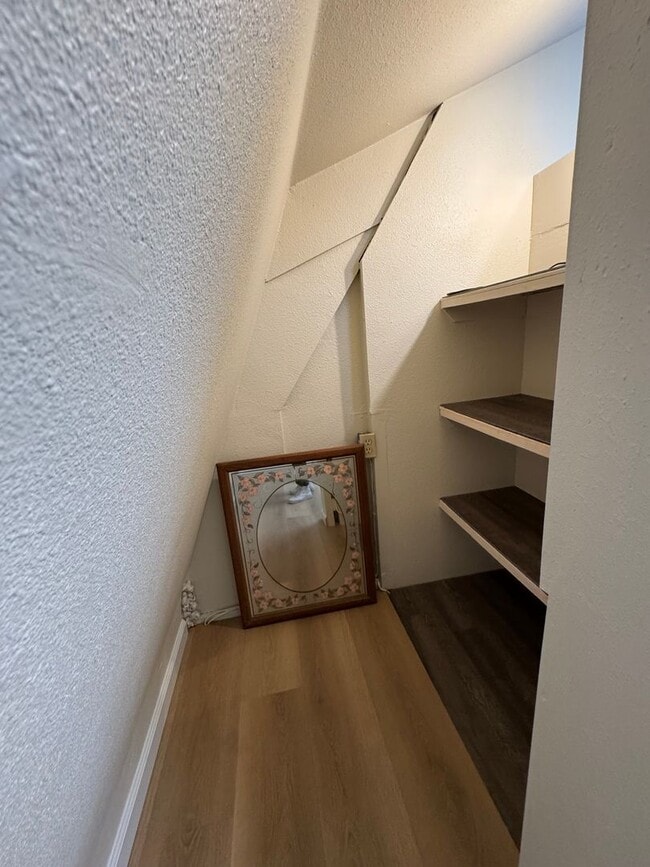 Building Photo - 1590 Solomon Rd