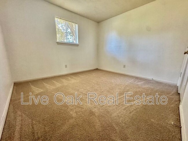 Building Photo - 1309 Cypress Ave