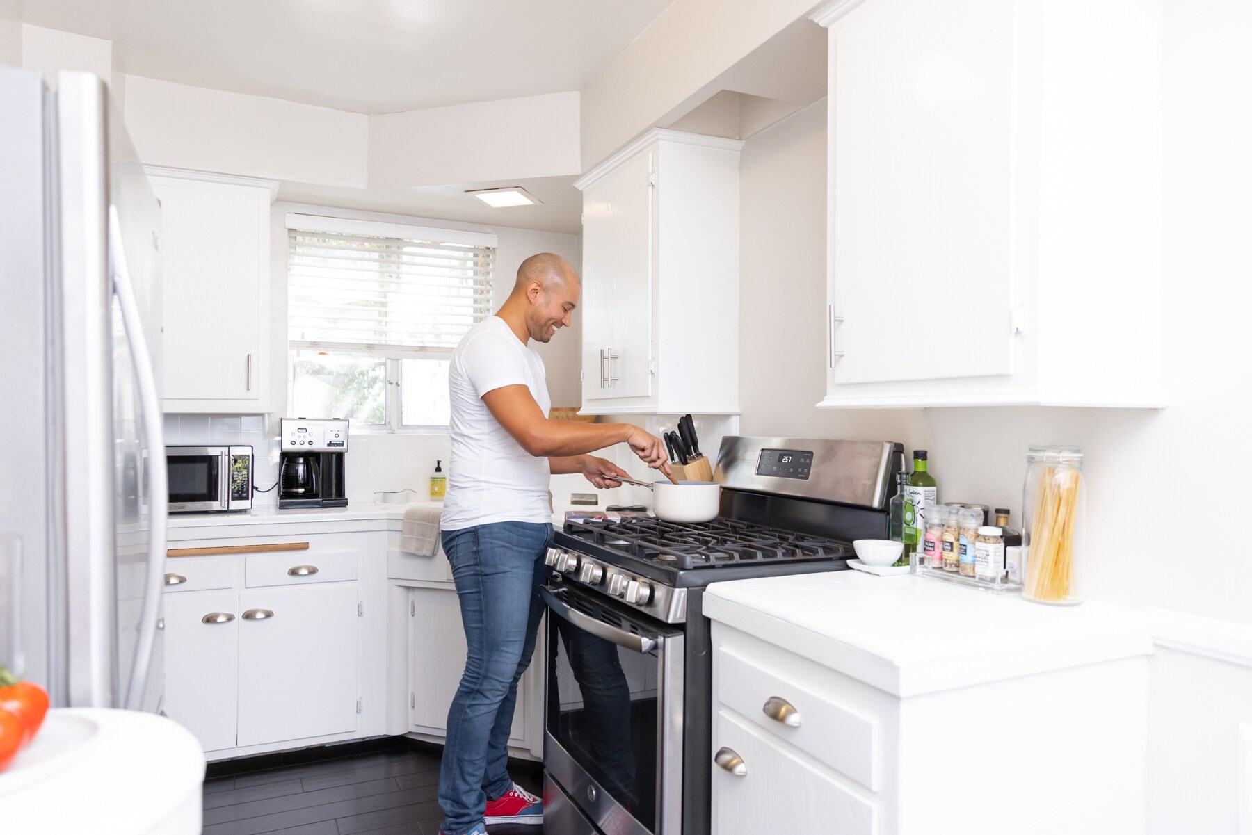 Building Photo - 1119 N Sweetzer Ave