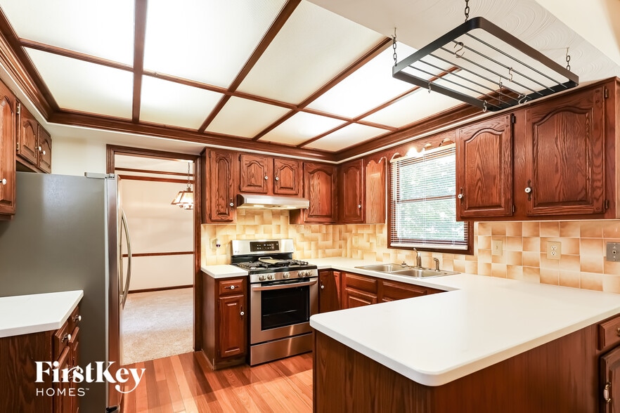 Building Photo - 581 Brightstone Dr