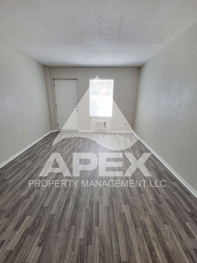 Building Photo - Newly Renovated - Alcoa Studio Apartments – Convenient Location!