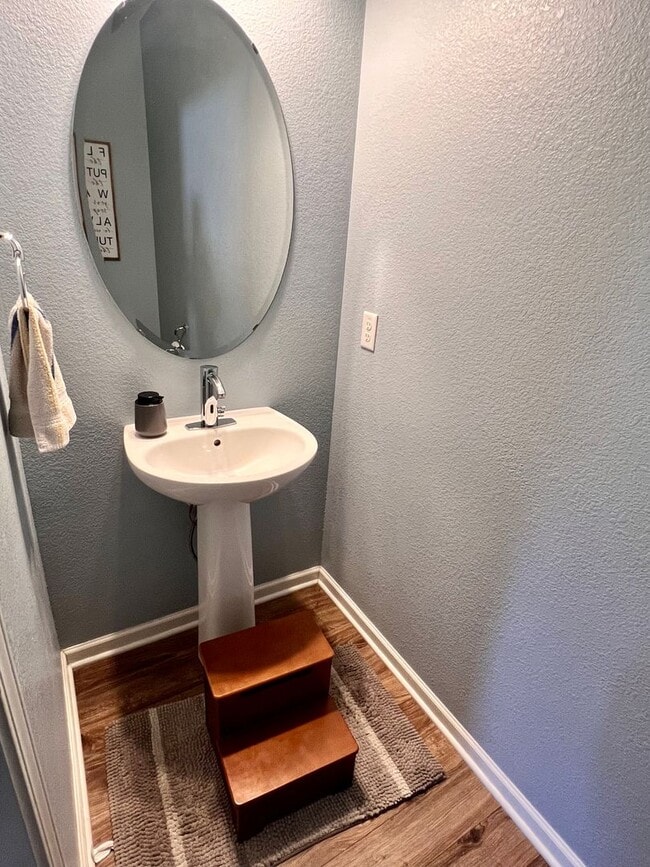 Building Photo - Menomonee Falls Single Family Home for Rent!