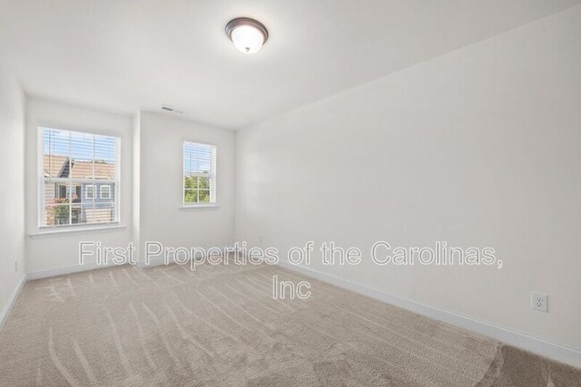 Building Photo - 1245 Pebble Grove Dr