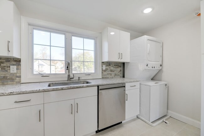 Building Photo - 401 Franklin St