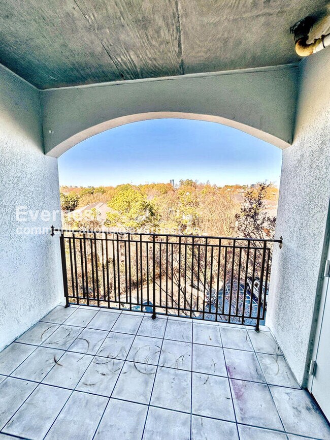 Building Photo - 970 Sidney Marcus Blvd NE