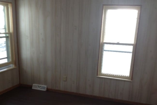 Building Photo - 347 Catherine St