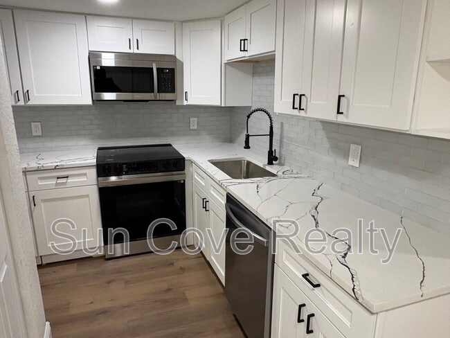 Building Photo - 807 E Genesee St